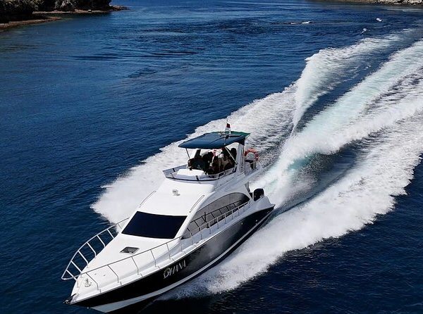 private speedboat charter Labuan Bajo